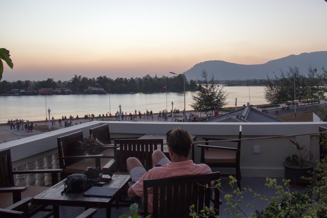 Makk Hotel Kampot Exterior foto